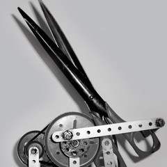 Play Scissors Play by Pierre Bastien