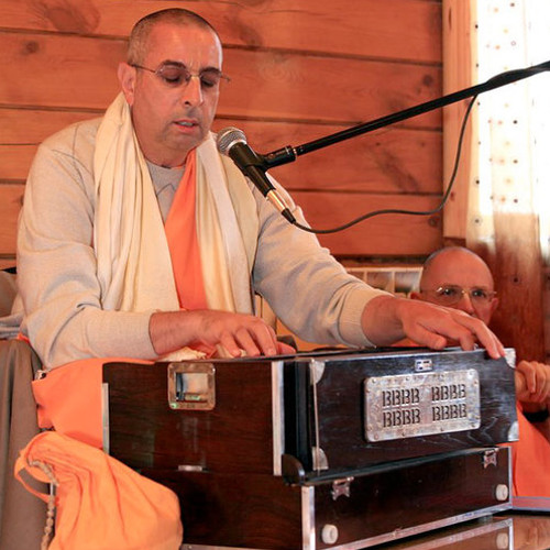 Nirañjana Swami Leads Chanting of Dāmodarāṣṭakam