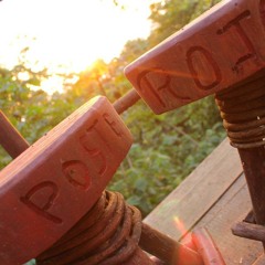 Poste Rojo Treehouse