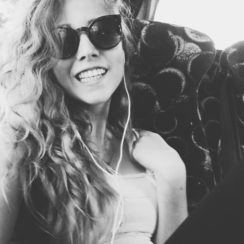 שיר אהבה בשבילך (שיר הסטטוסים) -  איזי ,האולטראס, ענבל ביבי ונאור אורמיה