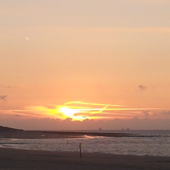 Zieh dir 'ne Jacke an, wird kalt draußen.