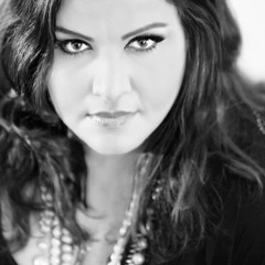 يطير الحمام - جاهدة وهبه