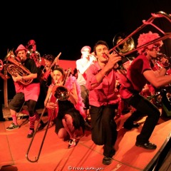 6- Téléphone Maison