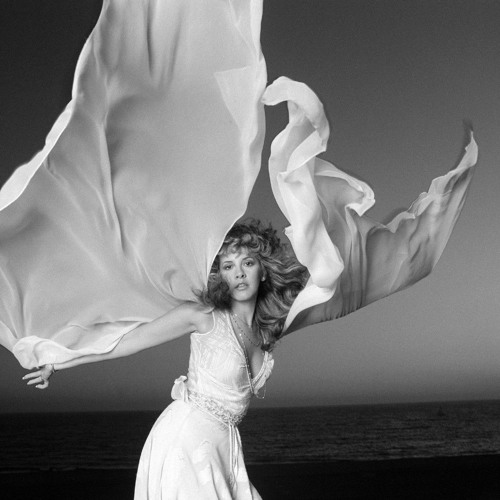 Stevie Nicks - Rooms On Fire (2014 Version)