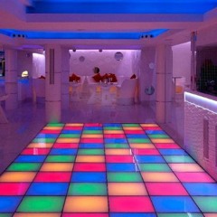 In the club 4am still here creating magic making it happen (so alone)[clipper}