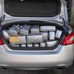 ExclusiveSB & Sauce - Trappin Out The Whip