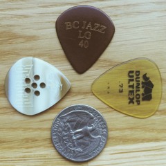 Guitar pick sound test