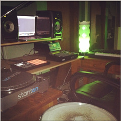 Mumbles Manic LIVE MPC Mix #2 (Beats 4 Sale)