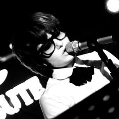 Moni-k & The Red Carpet Quartet - Home