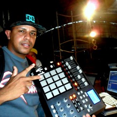 MC FOX DA NH O MOTOR PATROCINOU AO VIVO NO SAMPLER(DJ DURICO AOVIVO MPD32)