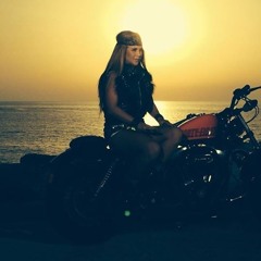 Aline Lahoud - Mesh Hon   ألين لحود - مش هون