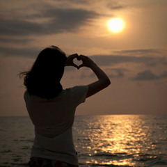 爱我的人和我爱的人.m4a