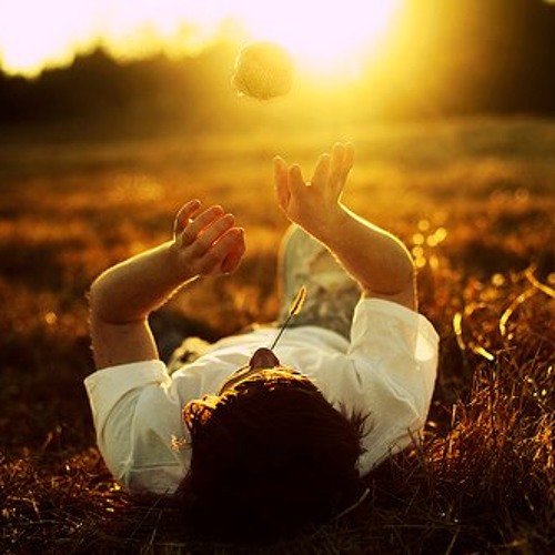 ~ ♥ حَياةٌ طَابَ معْنَاها ، إذَا مَا الحُبّ روّاهَا