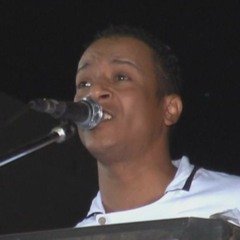 اخادع نفسى بحبك وامنيها