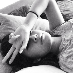 "Honeymoon Avenue" - Ariana Grande cover by Cilla Chan