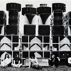 white and black - BassTek AdkWatts