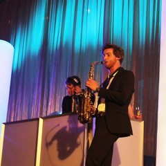 John & Mr. Smith Feat. Tom Leeuwenburg - Sunrise