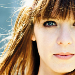Laura Jansen- Use Somebody - UN7T7