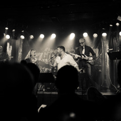 Valerie Live April 2014