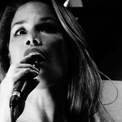 İrem Derlen - Dargın Değilim (TRT Fm Canlı Performans)