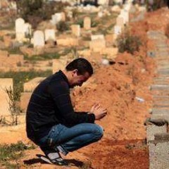 ملعونه دنيا دنية