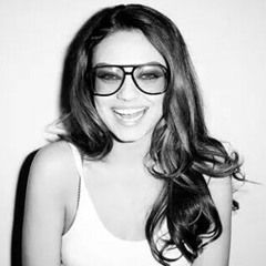اه ياواد ياحته مني :D  at El fada we7sh :D crazy voice shimo
