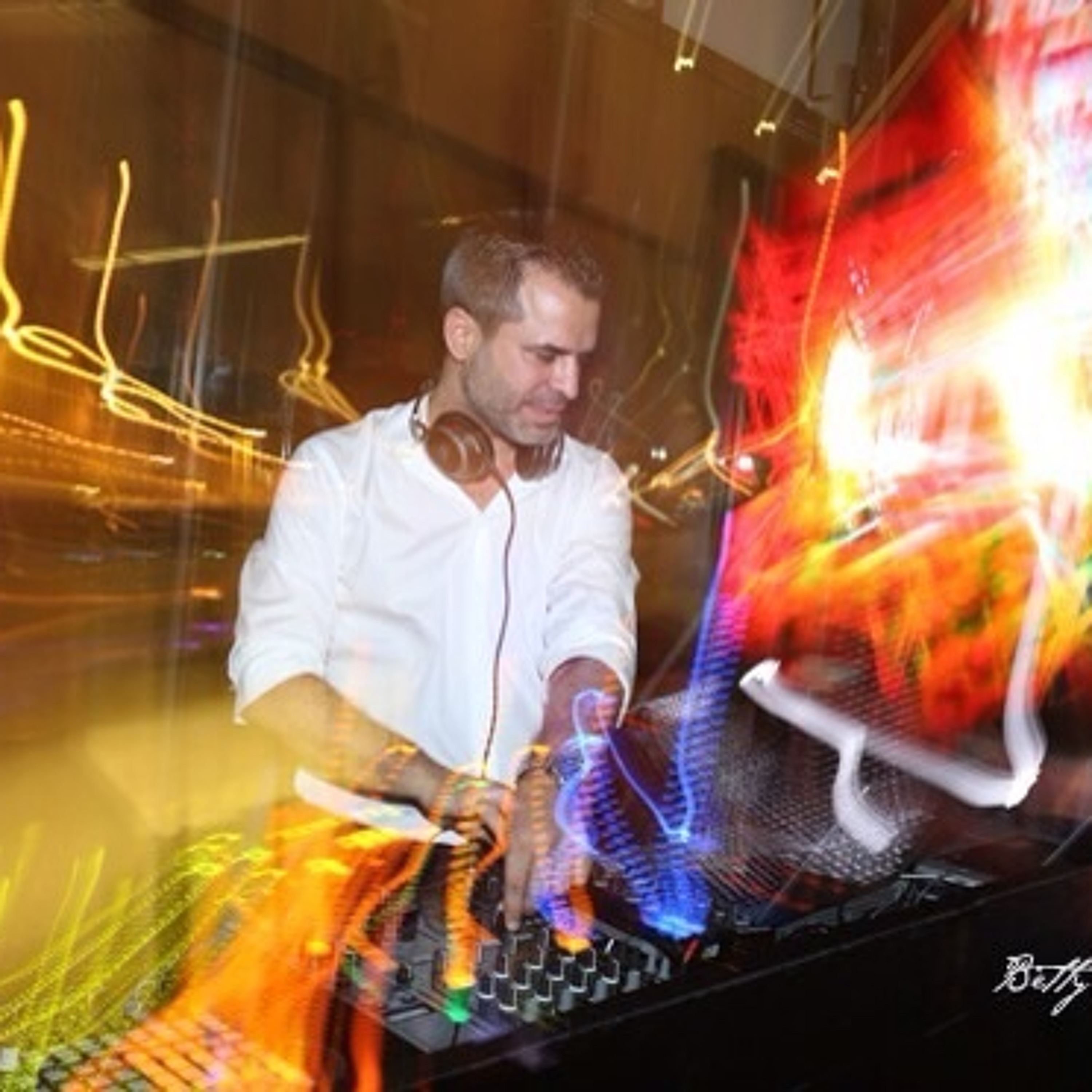 Vol 106 - Progressive House - Mixed by Nisso episode artwork