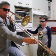 Timmy Trumpet ft. Savage vs When mum isn't home - Oven Freaks (Collyn Mashup)