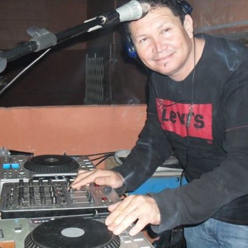 How Deep Is Your Love - Kelly Roland & Micheal Buble (Dj Whitey's Jazzy Bootleg)