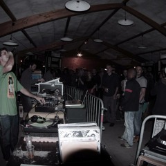 King HiFi ft Cookah & Likkle Ferguson (KPC Crew) Inna DUB HOUSE #1 - Live sound system set