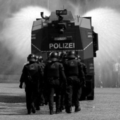 Eins, Zwei, Polizei (Gute Nacht RMX 4 Mo-Do) (2008)