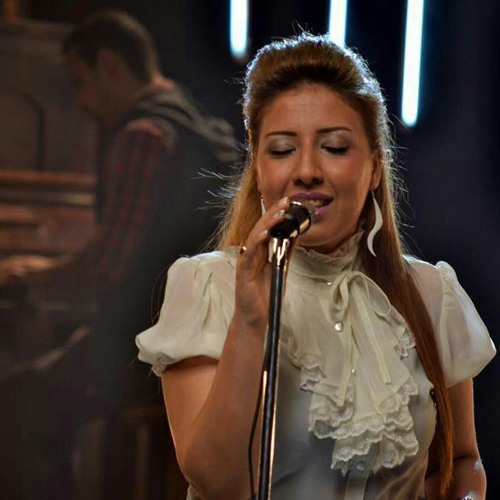 مريم بطرس وأبونا موسى رشدى ترنيمة ياللى لمست النعش at من البوم(ماتعولش الهم)