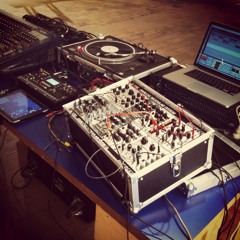 Yves De Mey - The Green Light District Live Set