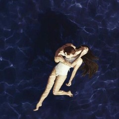 溺死  °  D ｒ ｏ ｗ ｎ ｉ ｎ ｇ °  溺死