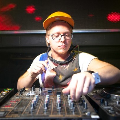 Michael Jakson  Vs David Guetta – The World Is Billie Jean (Tony Edison Mashup) (promodj.com)