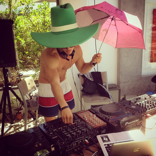 C.M.A. - CASA DEL MAR