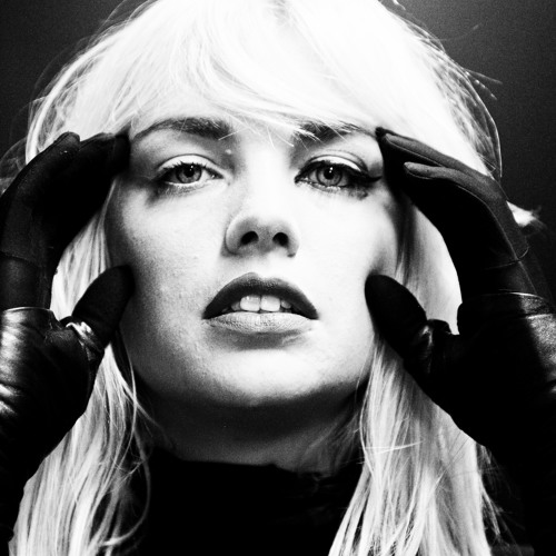 PREMIERE: Emika - Melancholia Euphoria