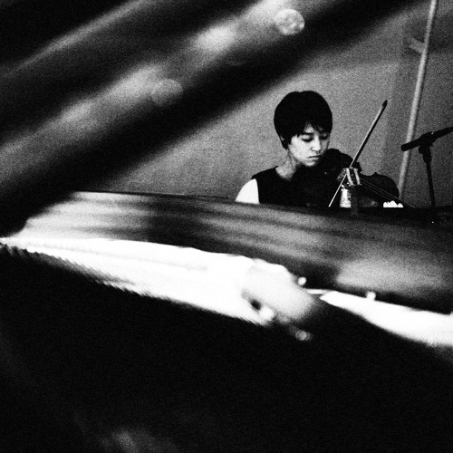 Listen to 四月の装丁 by haruka nakamura in 音楽のある風景より