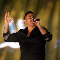 Amr Diab - 3ala hobak (live) عمرو دياب - على حبك