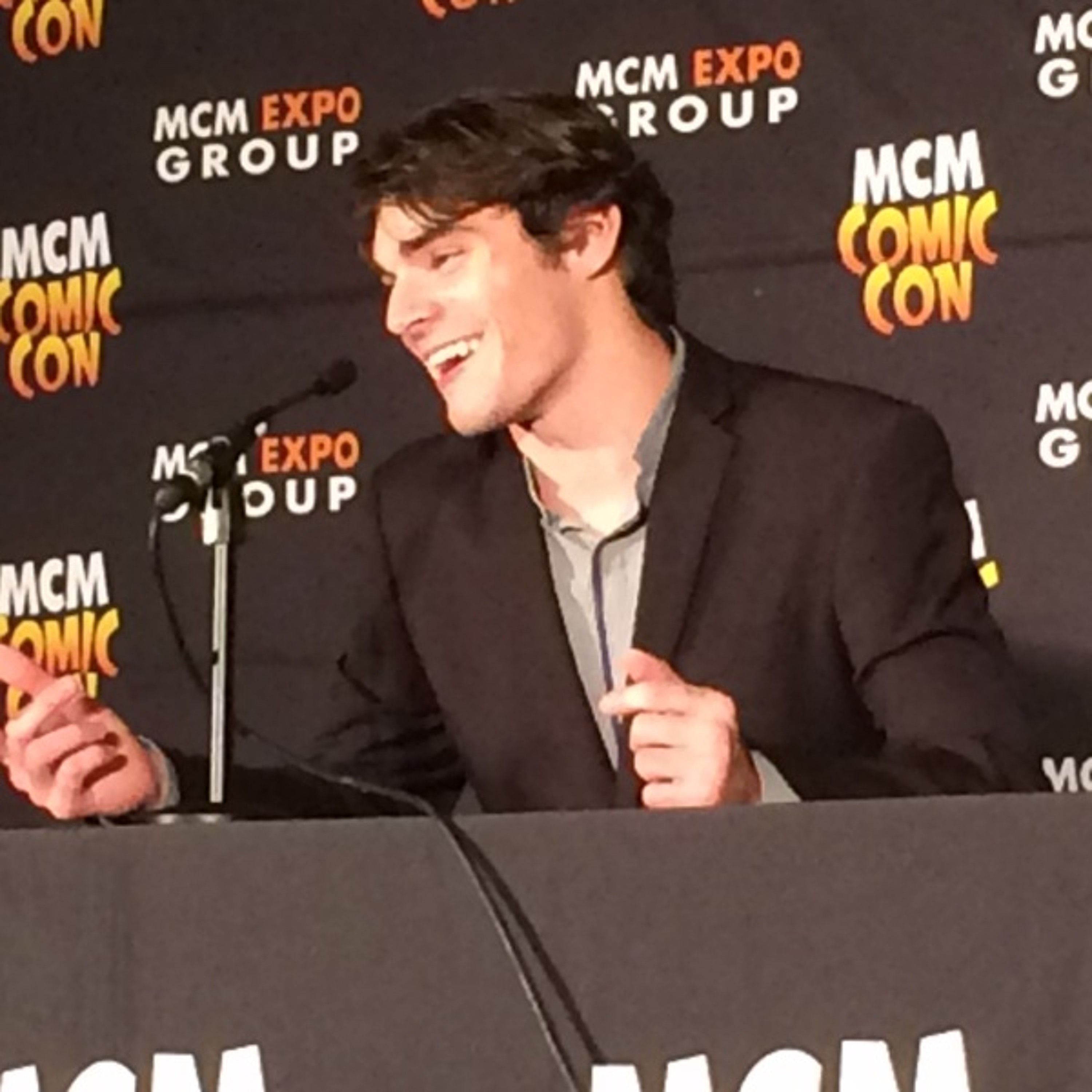 MCM Expo Birmingham: R.J. Mitte (22nd Nov 2014) at Birmingham NEC Exhibition Center episode artwork
