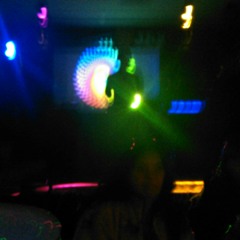 3bal Que le pasa lupita a Wuakigan il en cabina sonido discomobil leo y dj leo junior