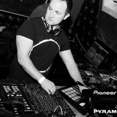 JOHNNY ALLEN LIVE@PYRAMATRIX, SAINTJUDES GLASGOW WITH RECONDITE NOV 2014