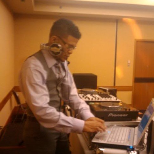miserable En Vivo - tito gomez [Edited By DjCley sabroso]