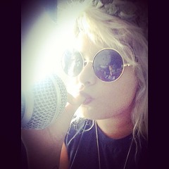 Debbie Hell na Brasil 2000 - I'm back, bitches!