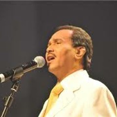 خُلِقت لاهِية ً ناعمة،رُبَّما رَوَّعها مرُّ الصَّبا..