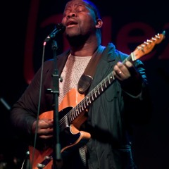 Manecas Costa bu perfume