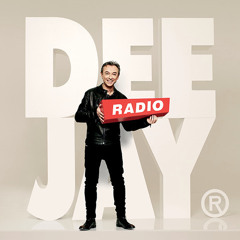 Paper Aeroplane contest on Radio Deejay 50 Songs 28.11.2014