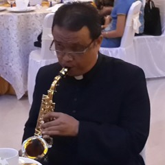 Draft pertama Bapa Kami Mandarin oleh Aloys Budi Purnomo Pr dan music arranger Steve Handoyo. Setelah interlude akan diisi suara choir... di draft final nanti. Salah satu dari 10 lagu untuk Album Baru di Awal Tahun 2015 nanti. Insya Alla. Semoga lancar.
