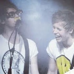 Michael And Luke Check Yes Juliet