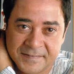 واقفة جَنبي ... مدحت صالح